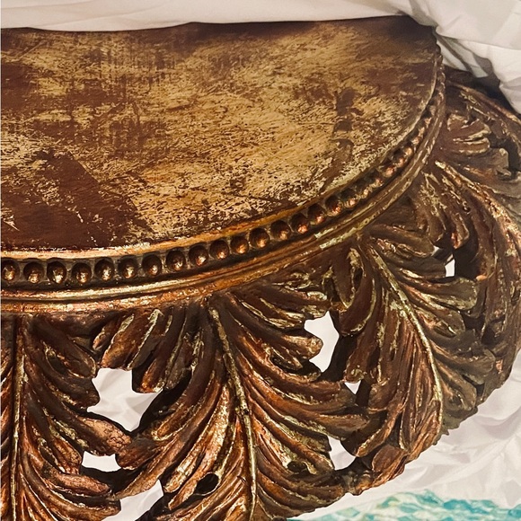 Beautiful gold leaf shelf - Picture 3 of 10